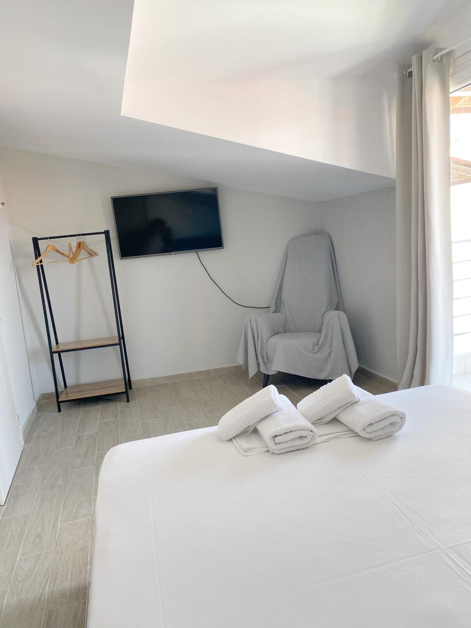 Delia Apartments Pefkochori Ngoại thất bức ảnh